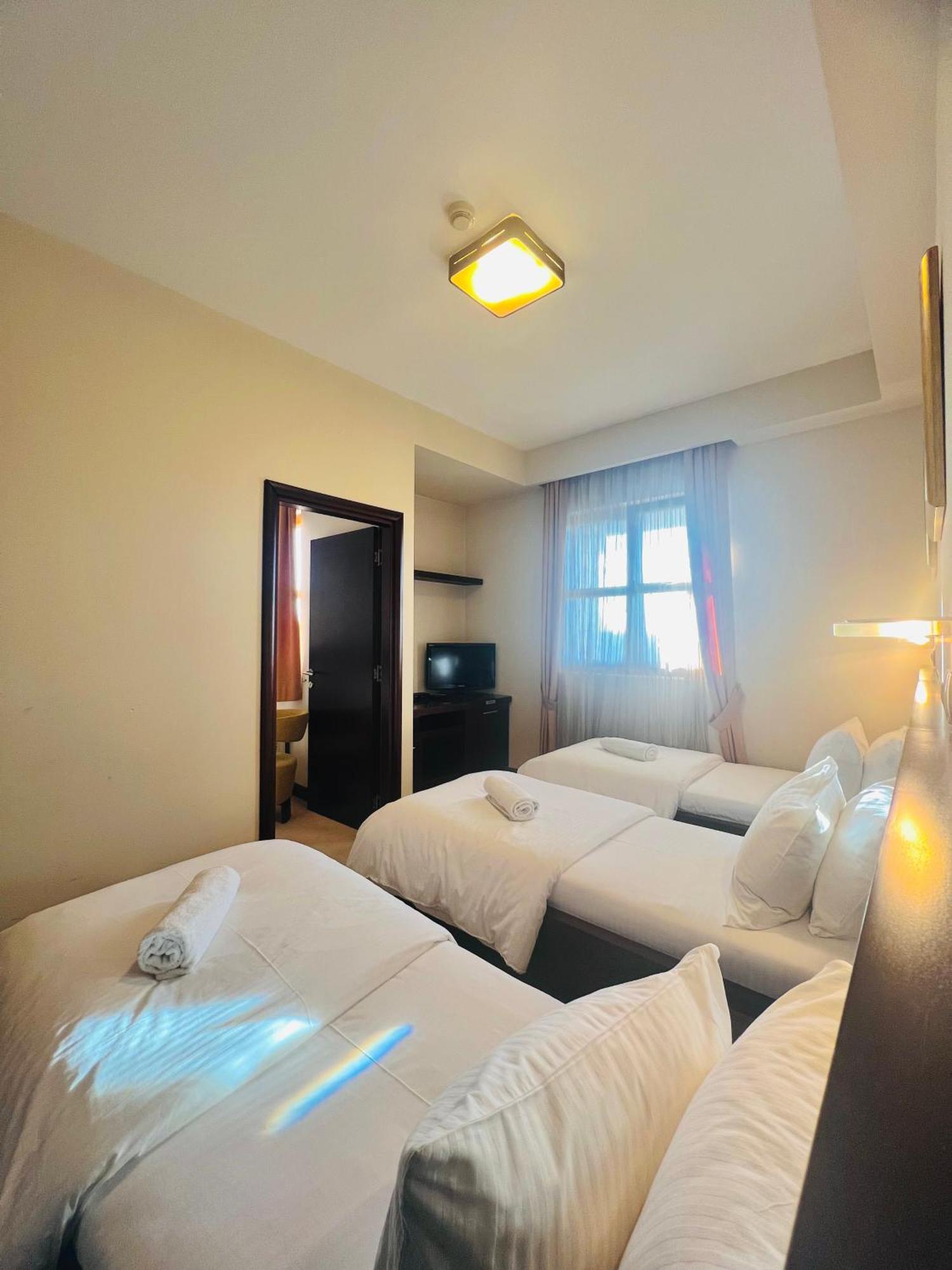 Hotel Aria Mitrovici  Exteriör bild