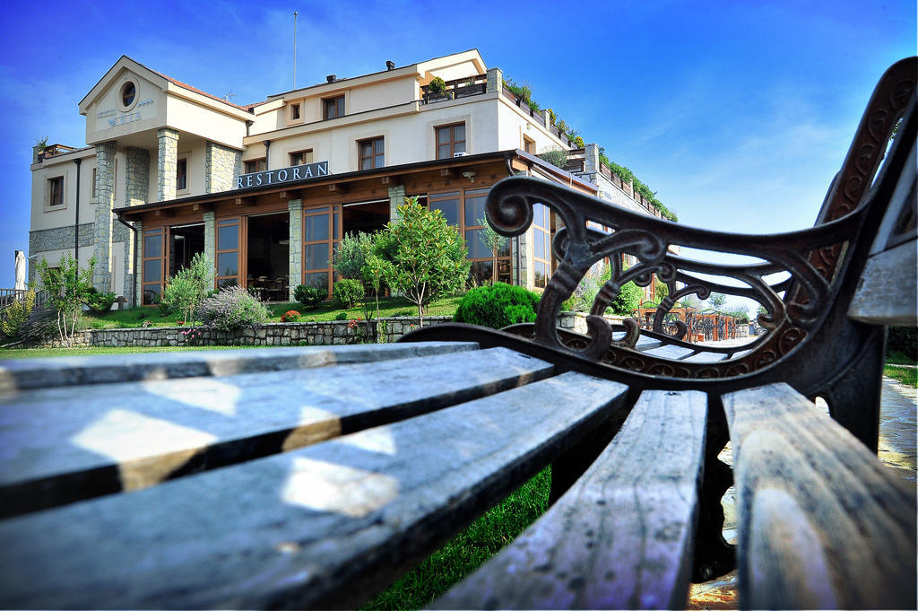 Hotel Aria Mitrovici  Exteriör bild