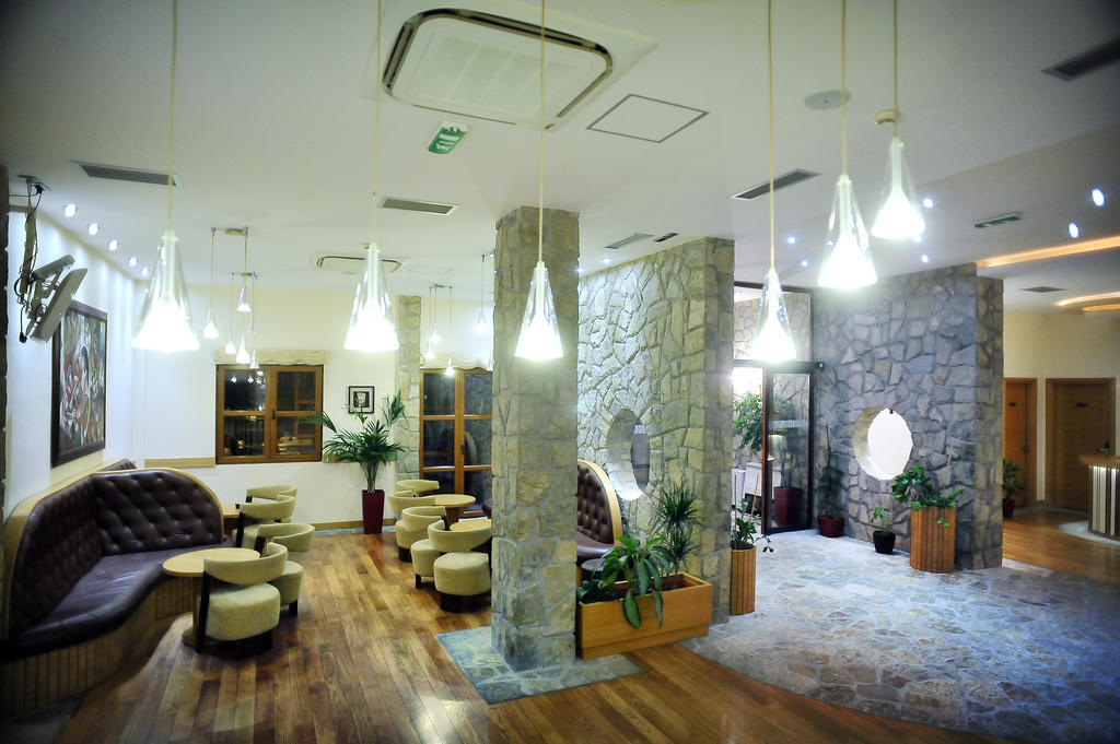 Hotel Aria Mitrovici  Exteriör bild