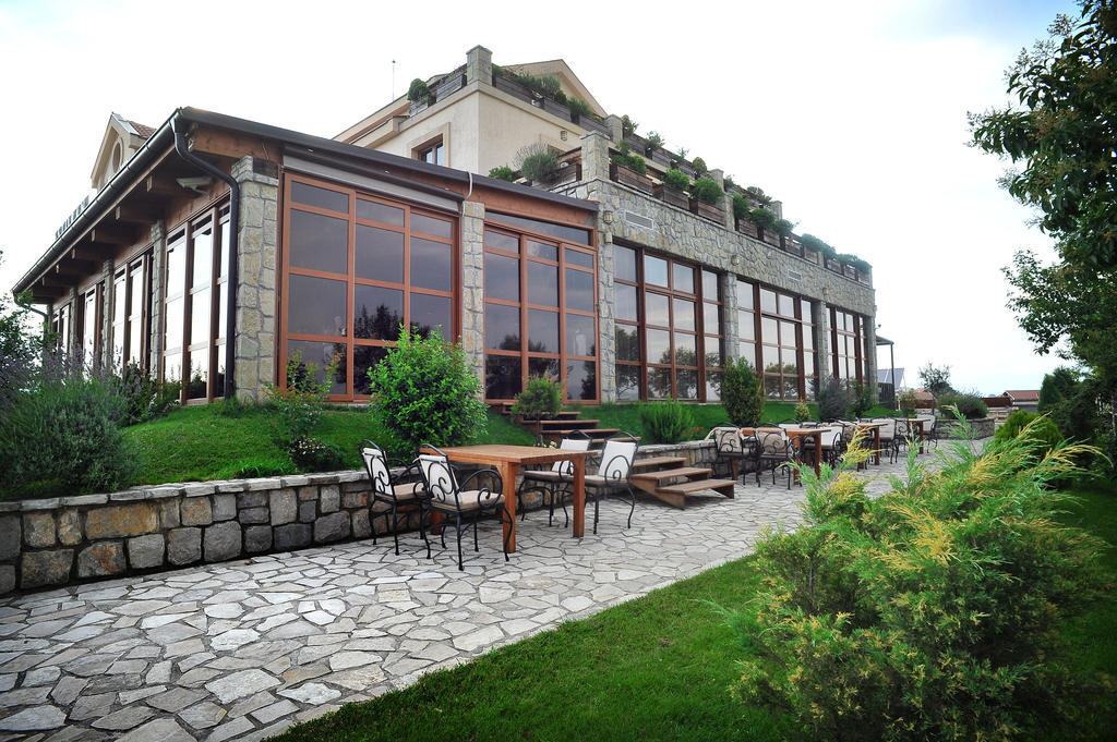 Hotel Aria Mitrovici  Exteriör bild
